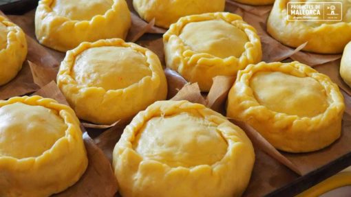 How to make Mallorcan empanadas